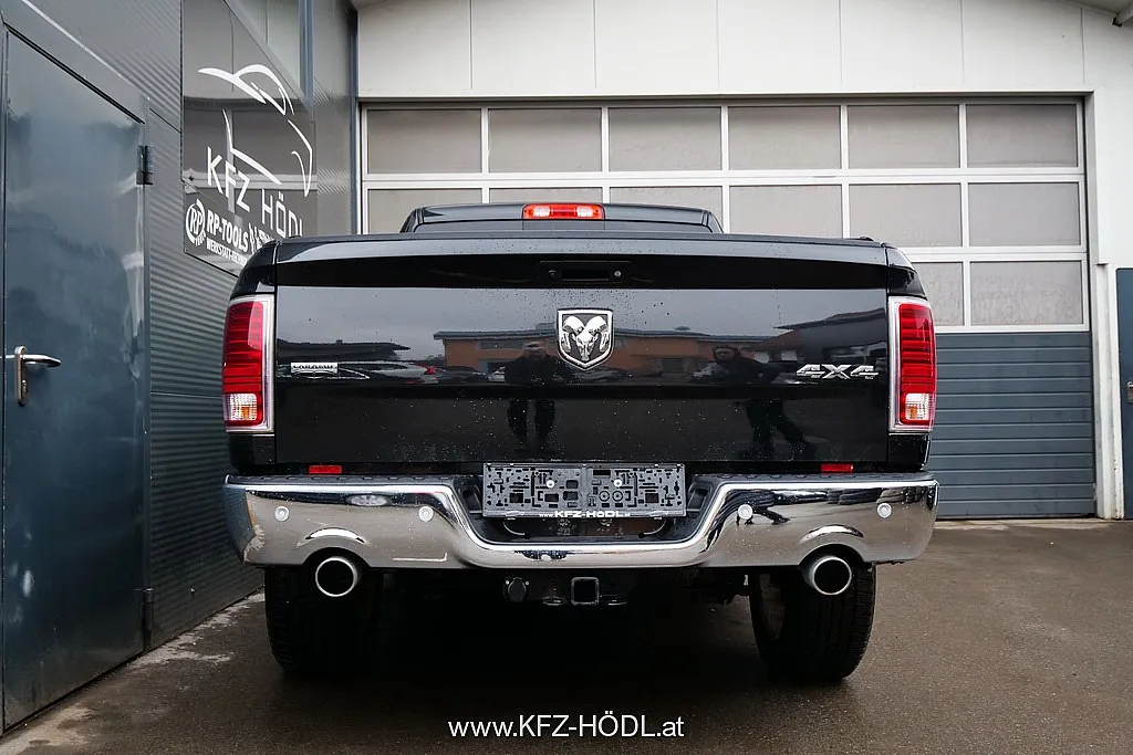 Dodge Ram 1500 Sport Crew Cab Image 4